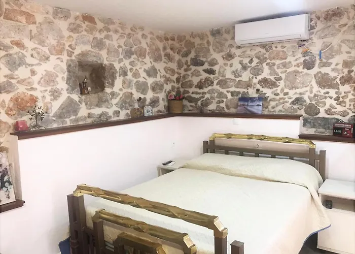 펜션 Metaxias House Leonídion