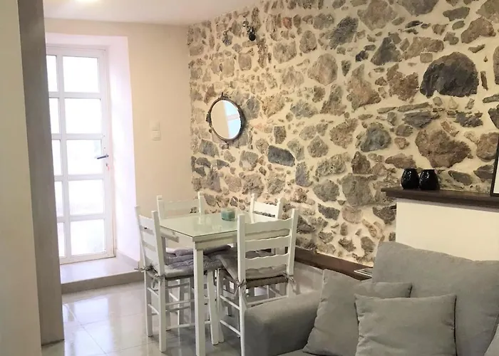 펜션 Metaxias House Leonídion